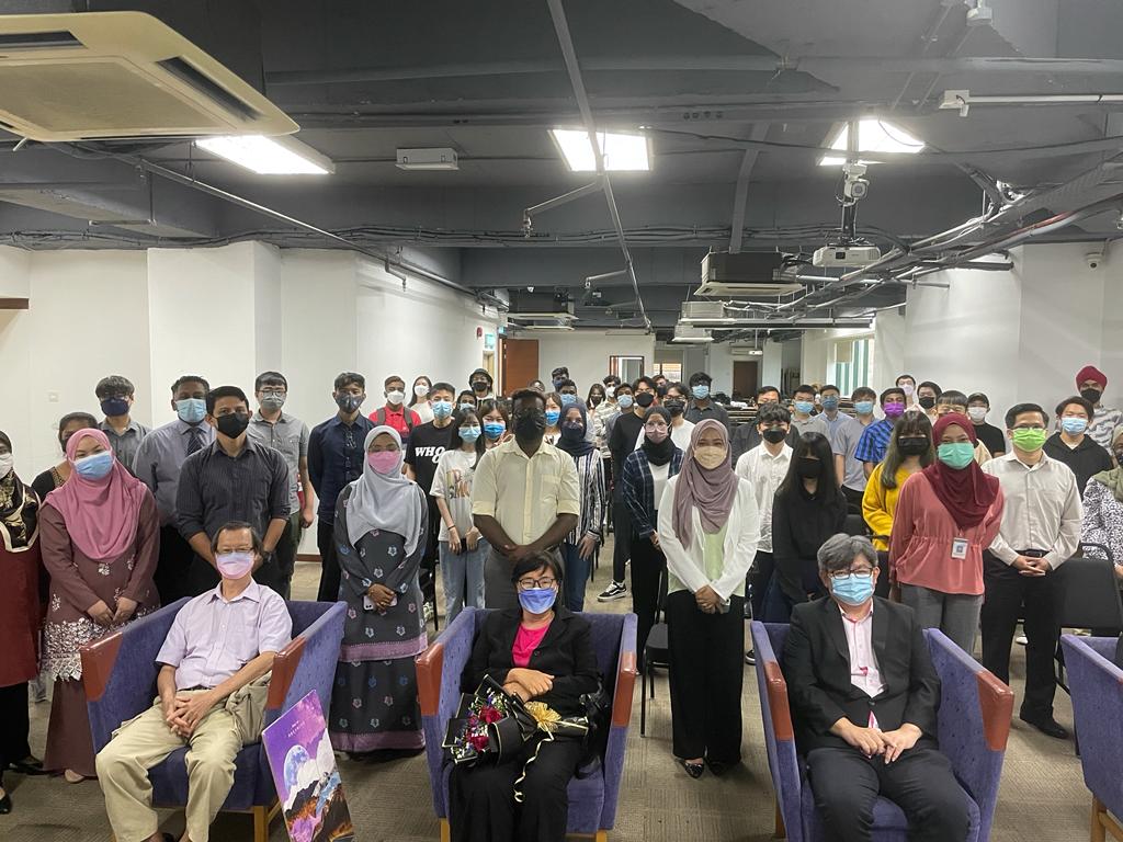 Mdm. Ruth Lee with our JAN 2022 Intake Students